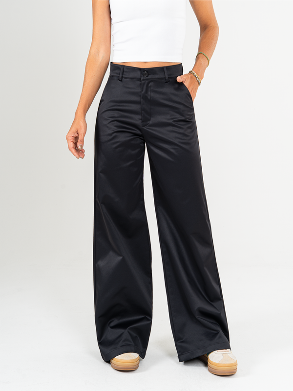 Ref: 0620032 Pantalón palazzo, sin prense, tiro alto, tejido plano liviano, tono negro.