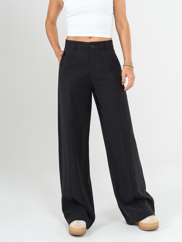 Ref: 0620087 Pantalón wide leg, tejido plano liviano, tiro alto, con cortes, tono negro.