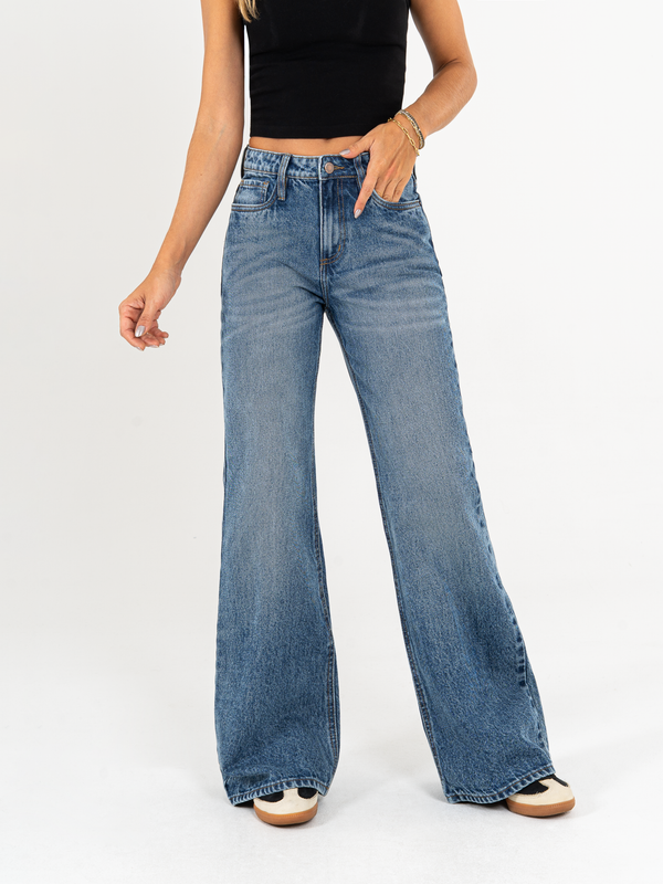 Ref: 065526 Jean Mom flare, rígido, tiro medio, tono azul medio
