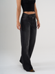 Ref: 065626 Jean Mom Flare, rígido, tiro alto,  detalle en pretina, tono gris oscuro