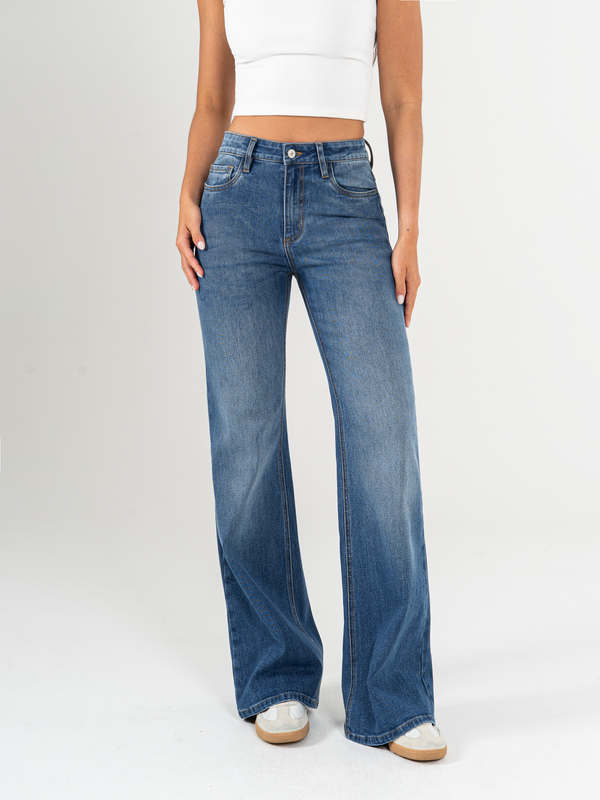 Ref: 065689 Jean flare stretch, bota ancha, tiro medio, tono azul medio