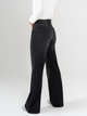 Ref: 065708 Jean mom flare, rígido, tiro alto, detalle en pretina, tono gris oscuro