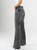 Ref: 065760 Jean palazzo, rígido, tiro alto, detalle en pretina, tono gris medio
