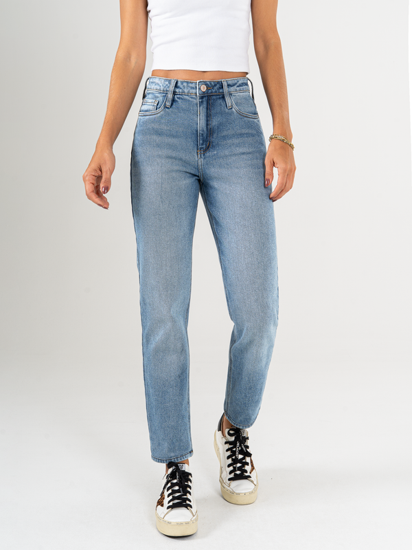 Ref: 065803 Jean Mom fit, slim cropped, stretch, tiro alto, tono azul medio claro