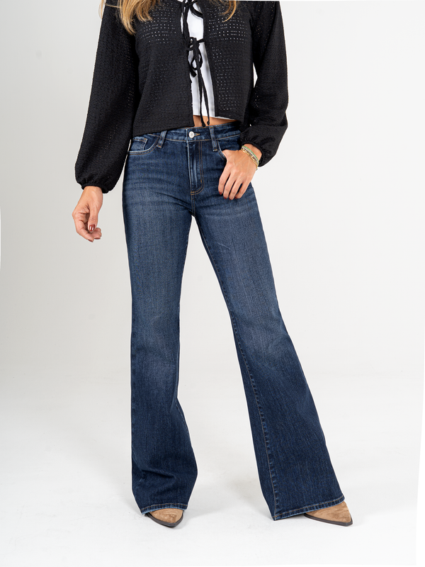 Ref: 066035 Jean flare stretch, bota ancha, tiro medio, tono azul oscuro.