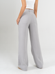 Ref: 069464 Pantalón straight leg, sin prenses, tono gris claro, detalle en pretina, tejido plano liviano, tiro alto