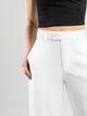 Ref: 069497 Pantalón straight leg, sin prense, tono ivory, tejido plano liviano, tiro alto, detalle en pretina