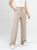 Ref: 069498 Pantalón straight leg, sin prense, tono caqui, tejido plano liviano, tiro alto, detalle en pretina
