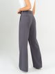 Ref: 069528 Pantalón mom flare, prenses, tiro alto, tejido plano liviano, tono gris