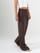 Ref: 069751 Pantalón mom flare, prenses, tejido plano liviano, tiro alto, tono cafe