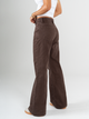 Ref: 069776 Pantalón mom flare, rígido, tiro alto, tono cafe, detalle en pretina