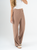 Ref: 069808 Pantalón mom flare, sobrepuesto delantero, tejido plano liviano, tiro alto, tono café