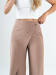 Ref: 069808 Pantalón mom flare, sobrepuesto delantero, tejido plano liviano, tiro alto, tono café