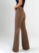 Ref: 069835 Pantalón mom Flare, rígido, tiro alto, detalle en pretina, tono café