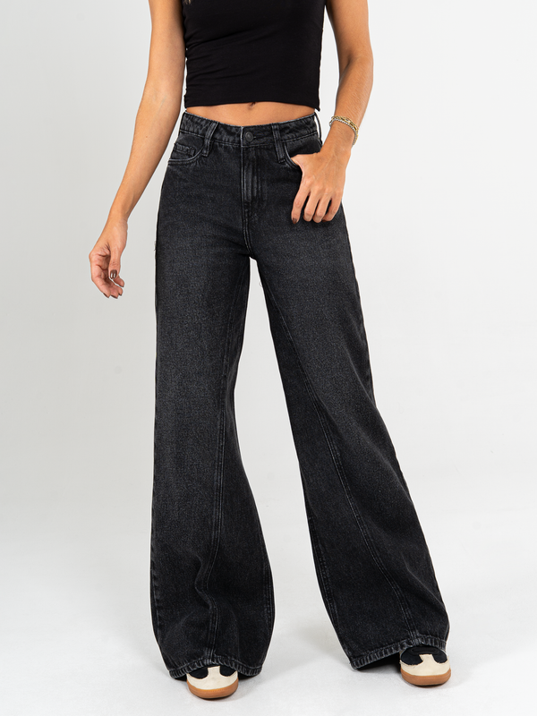 Ref: 065392 Jean palazzo, rígido, tiro alto, cortes en pierna, tono gris oscuro