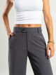 Ref: 069828 Pantalón mom flare, sin prenses, tejido plano liviano, tiro alto, detalle en pretina, tono gris