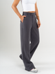 Ref: 069828 Pantalón mom flare, sin prenses, tejido plano liviano, tiro alto, detalle en pretina, tono gris