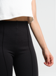 Ref: 0610381 Pantalón flare stretch, tipo legging, tiro alto, tono negro, costura en pierna
